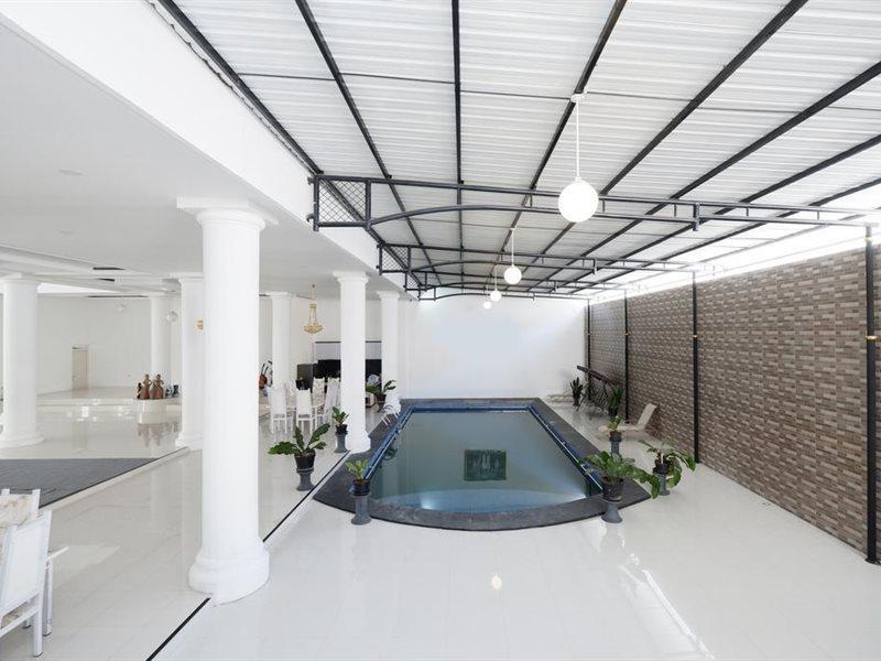 Surakarta  Griya Rw Family Guest House Redpartner מראה חיצוני תמונה