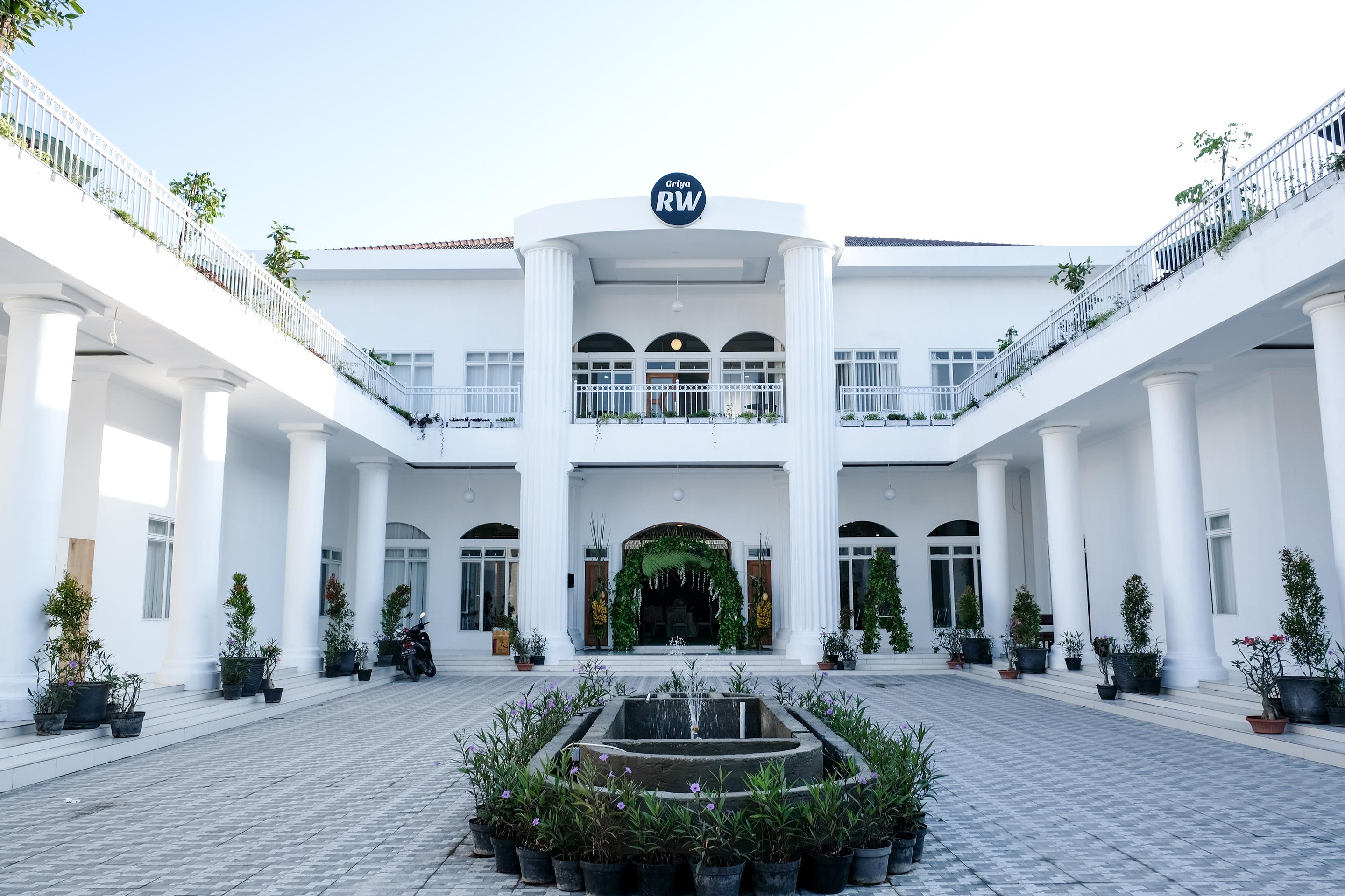 Surakarta  Griya Rw Family Guest House Redpartner מראה חיצוני תמונה