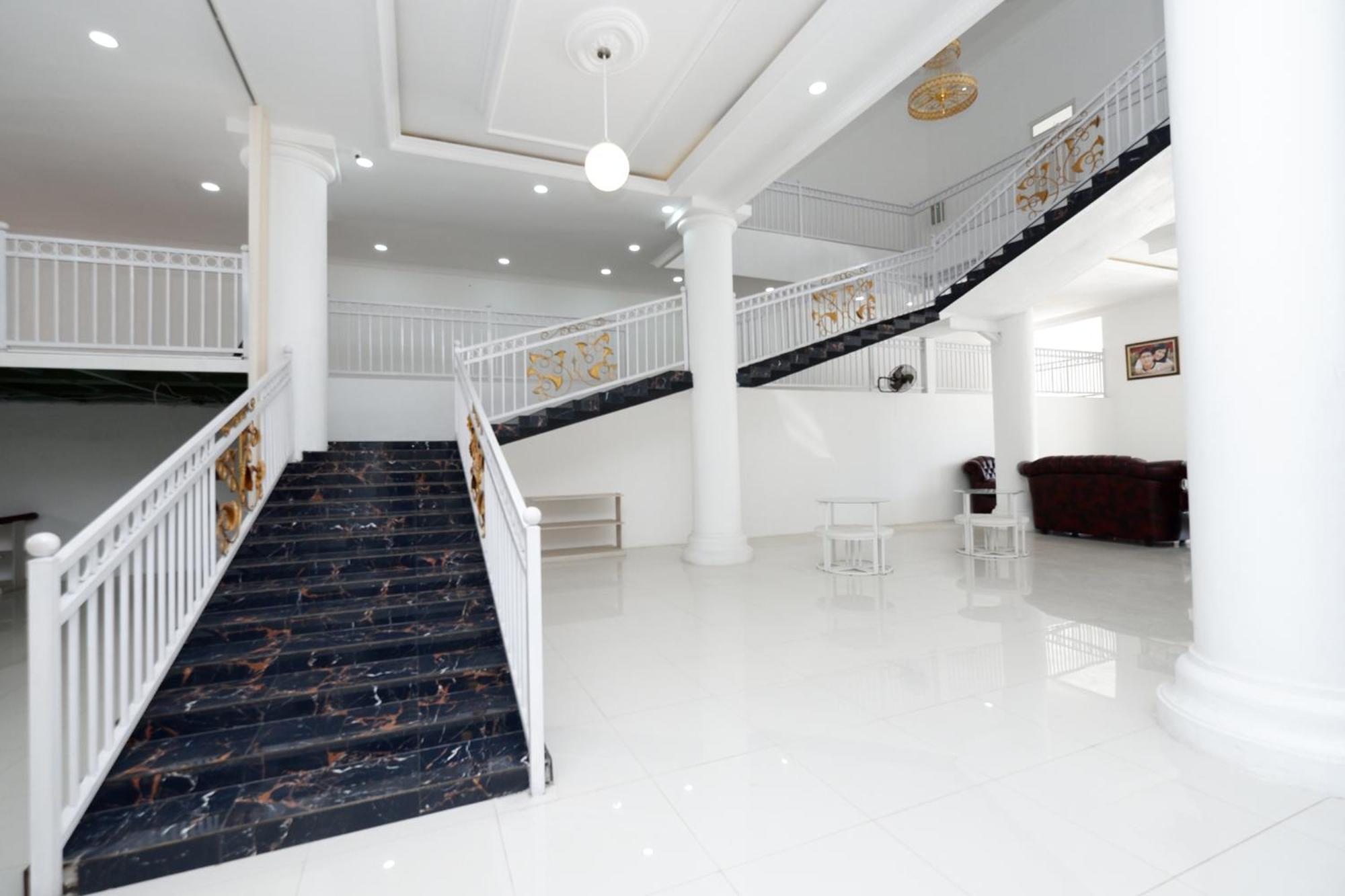 Surakarta  Griya Rw Family Guest House Redpartner מראה חיצוני תמונה
