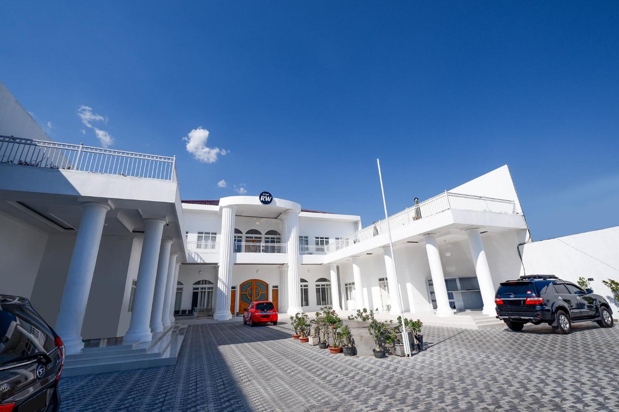 Surakarta  Griya Rw Family Guest House Redpartner מראה חיצוני תמונה
