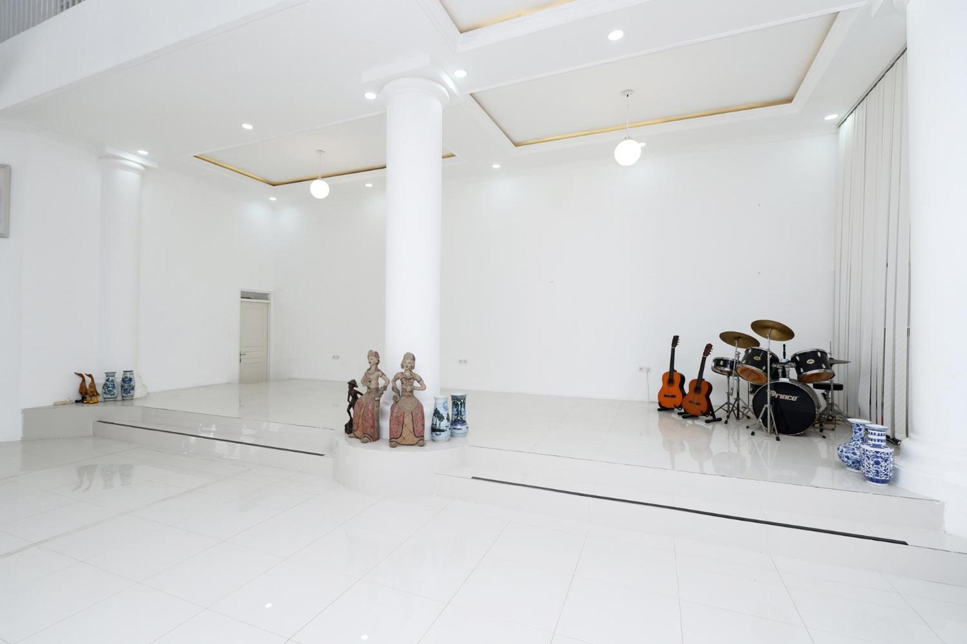 Surakarta  Griya Rw Family Guest House Redpartner מראה חיצוני תמונה