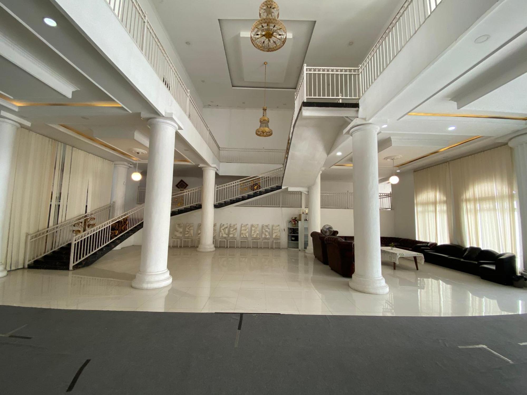 Surakarta  Griya Rw Family Guest House Redpartner מראה חיצוני תמונה