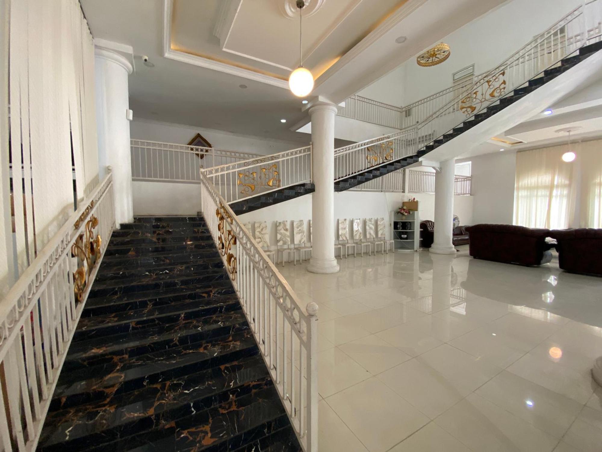 Surakarta  Griya Rw Family Guest House Redpartner מראה חיצוני תמונה