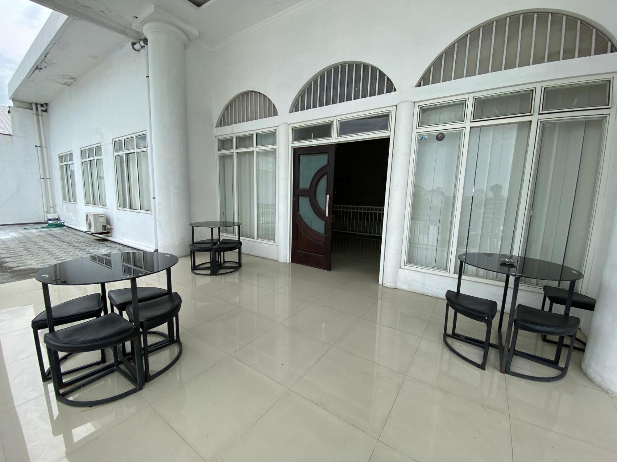 Surakarta  Griya Rw Family Guest House Redpartner מראה חיצוני תמונה