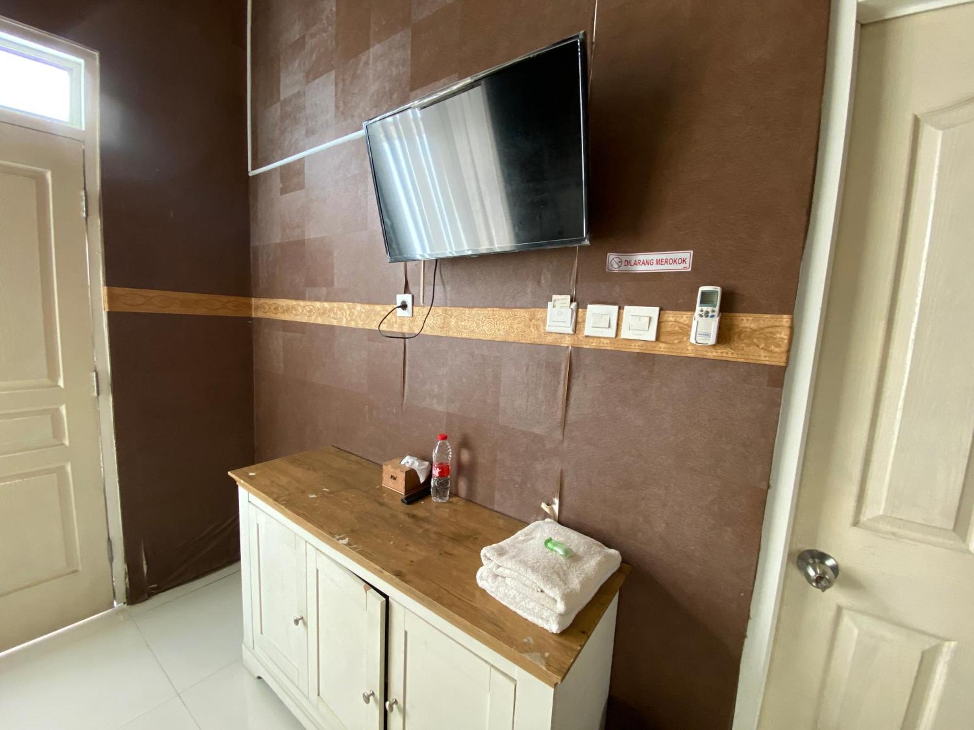 Surakarta  Griya Rw Family Guest House Redpartner מראה חיצוני תמונה