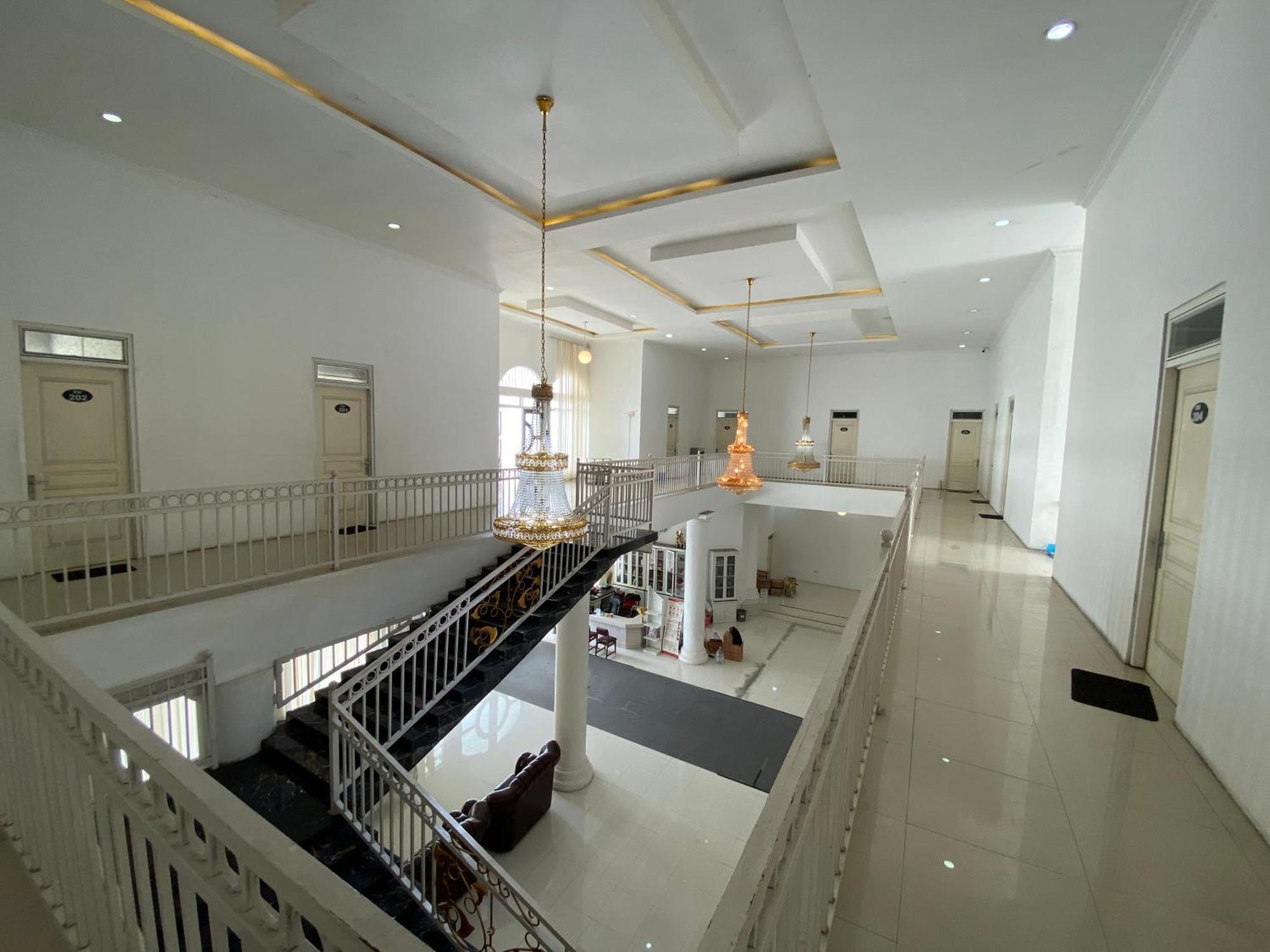 Surakarta  Griya Rw Family Guest House Redpartner מראה חיצוני תמונה