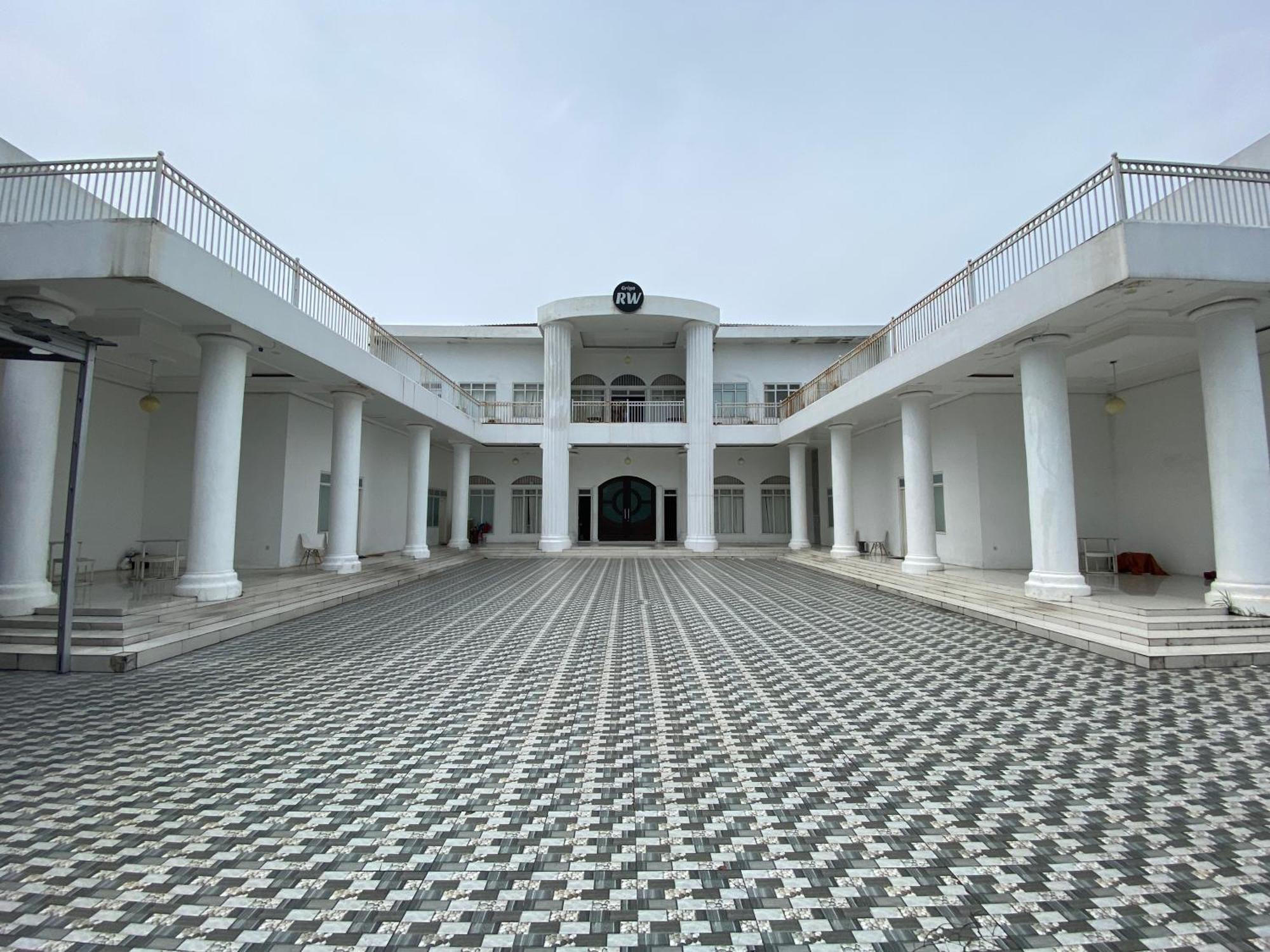 Surakarta  Griya Rw Family Guest House Redpartner מראה חיצוני תמונה