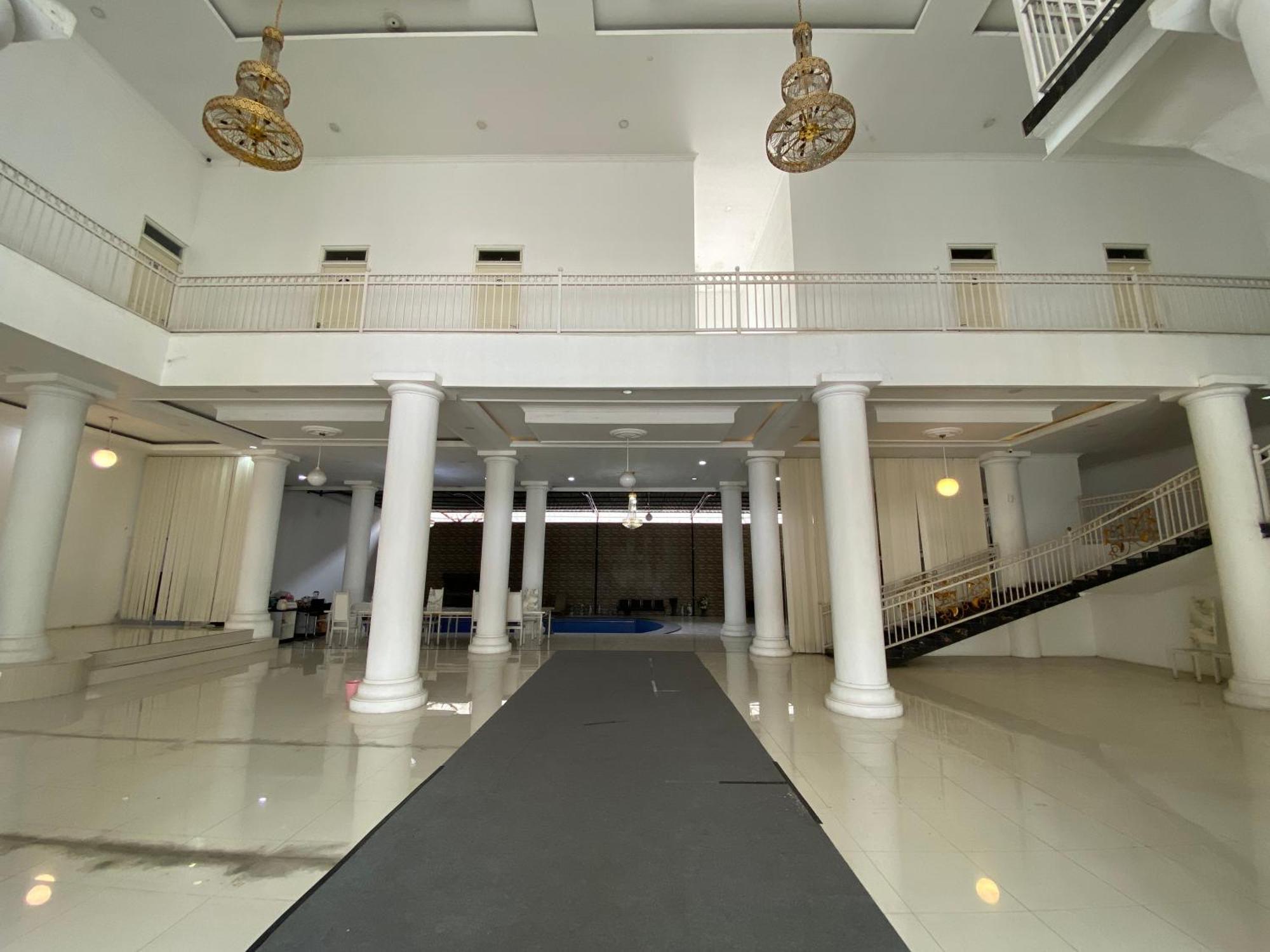 Surakarta  Griya Rw Family Guest House Redpartner מראה חיצוני תמונה