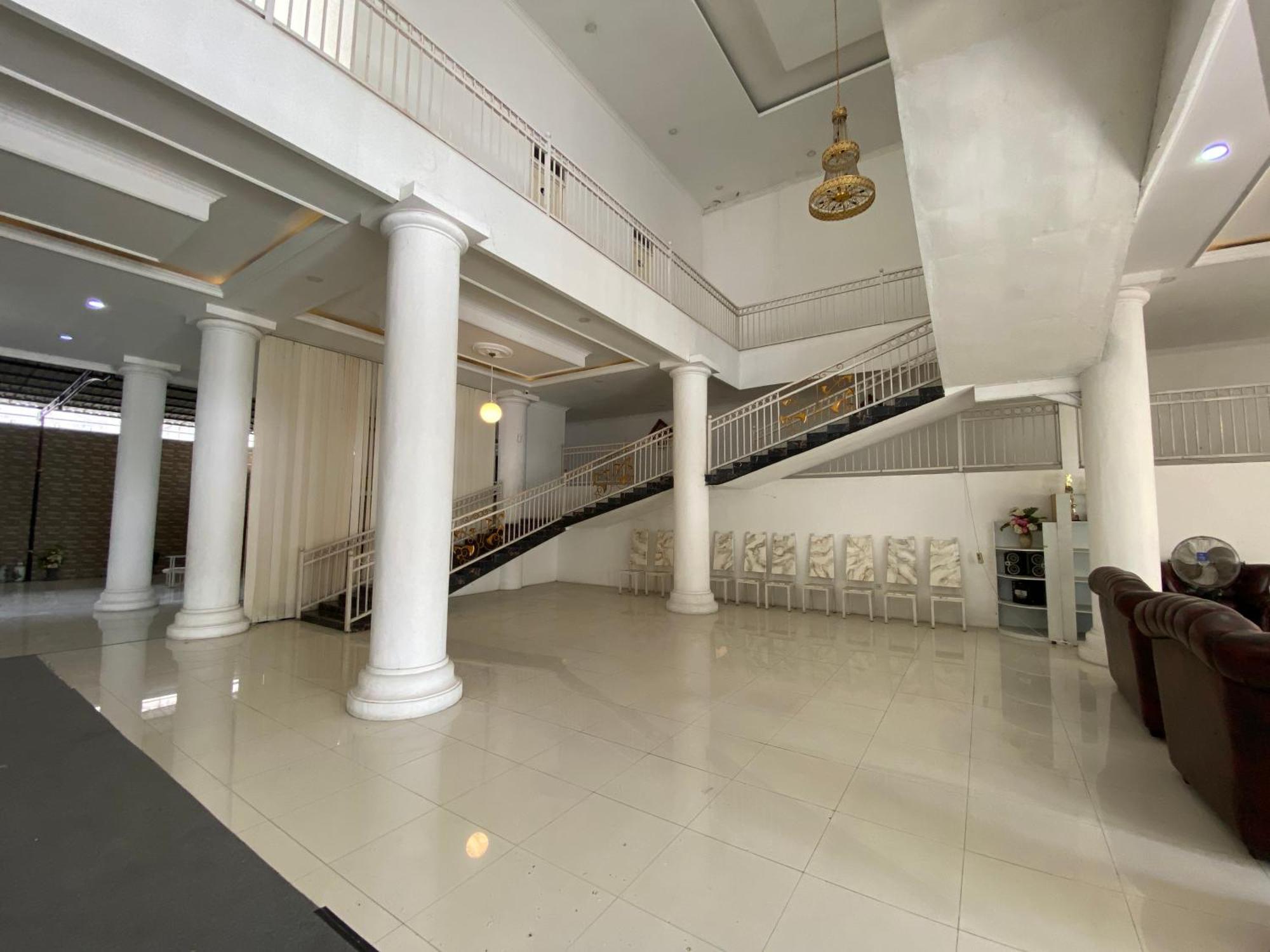 Surakarta  Griya Rw Family Guest House Redpartner מראה חיצוני תמונה