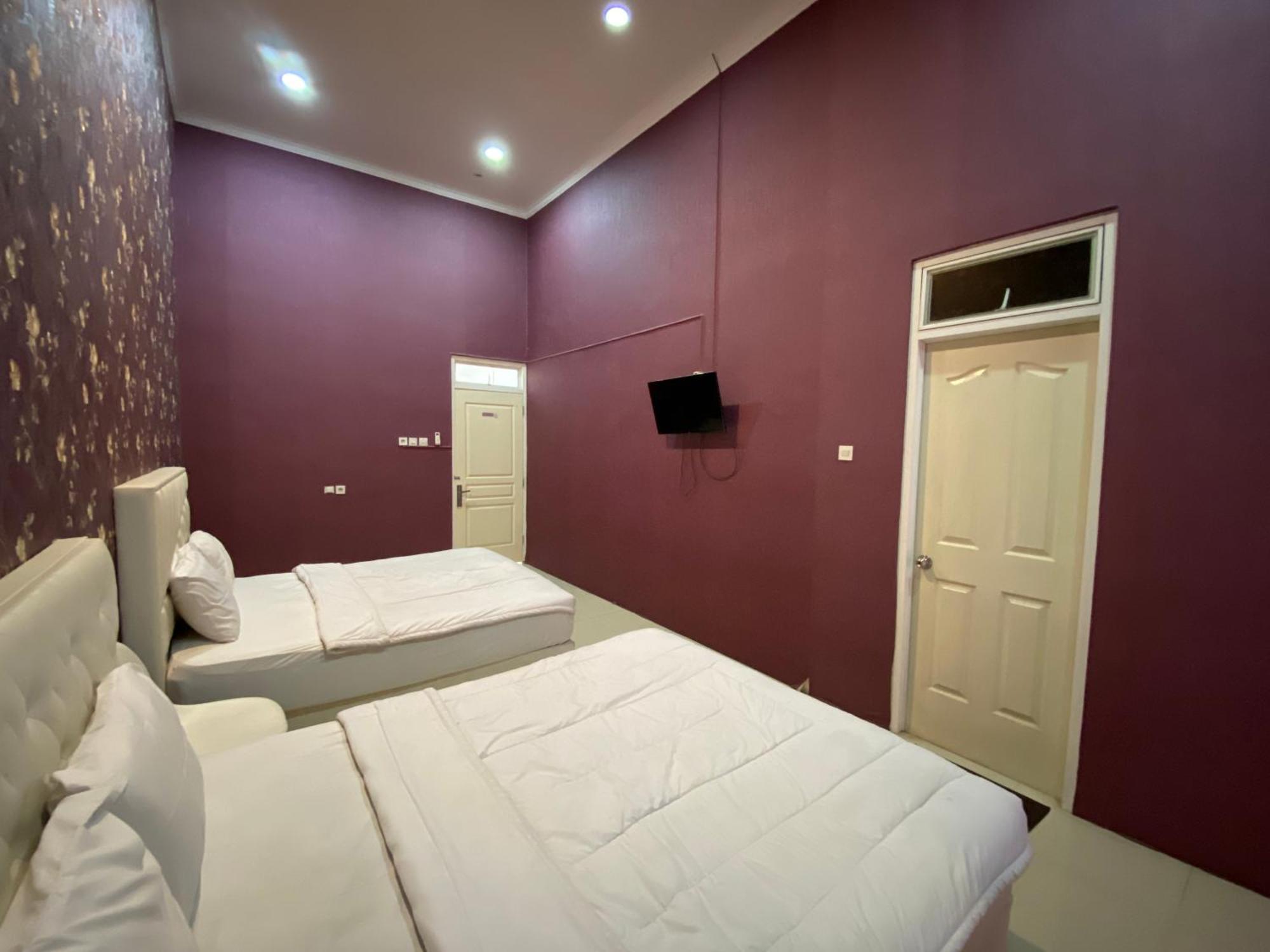 Surakarta  Griya Rw Family Guest House Redpartner מראה חיצוני תמונה