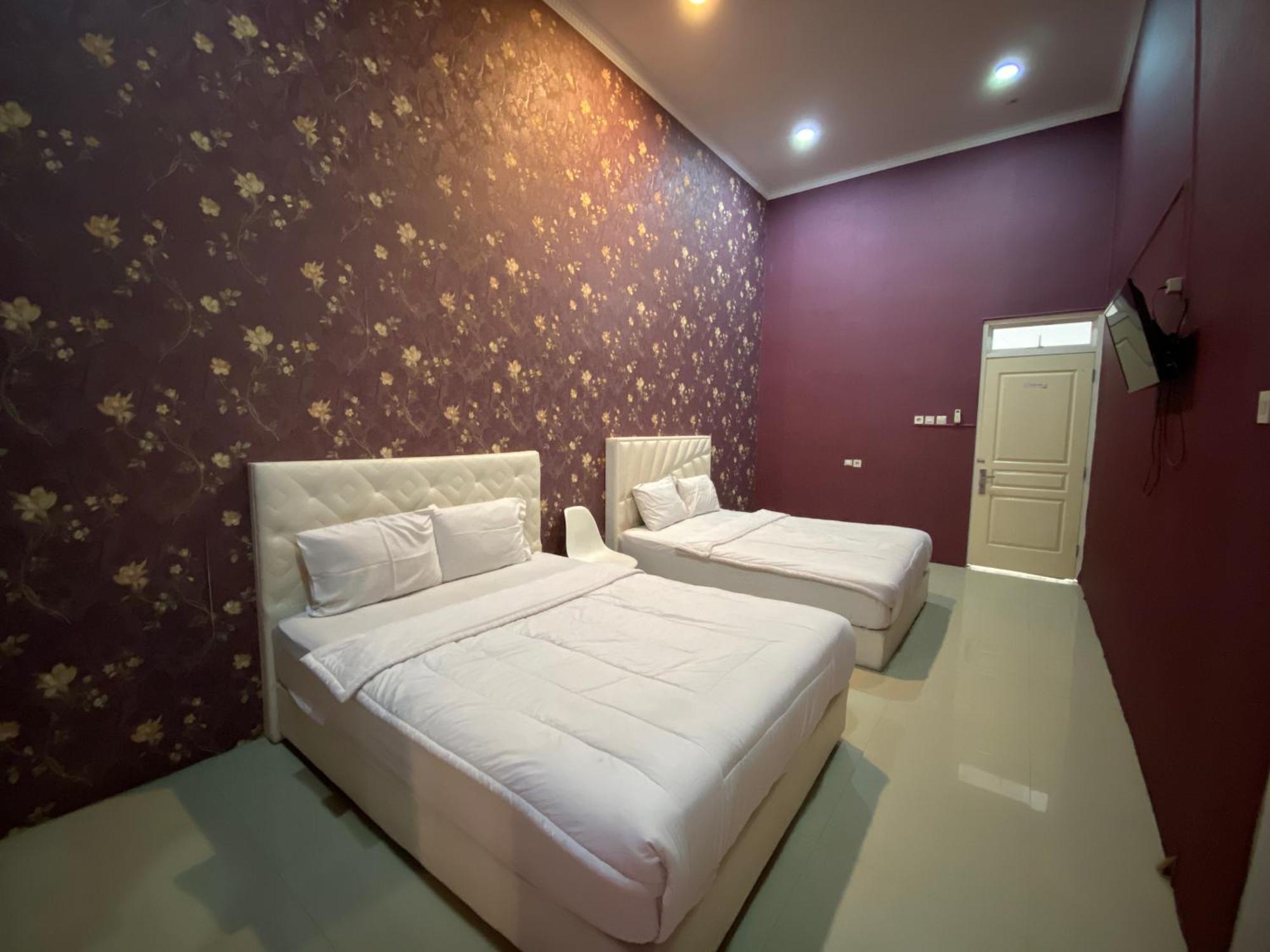 Surakarta  Griya Rw Family Guest House Redpartner מראה חיצוני תמונה